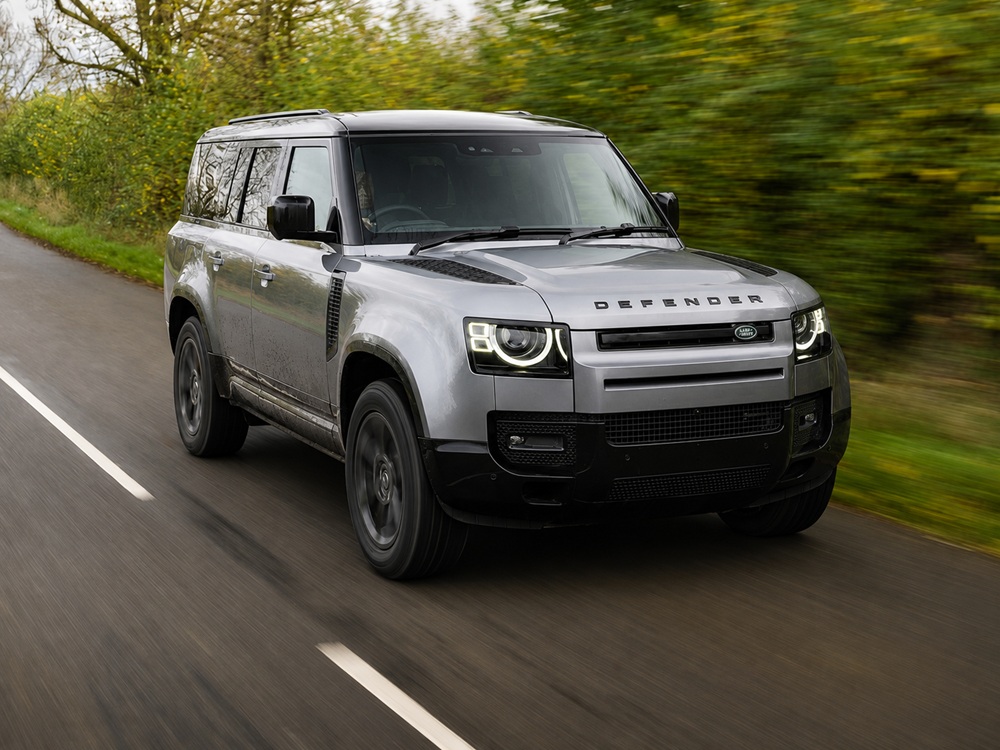 Land Rover Defender 130 available for luxury rental in Johannesburg